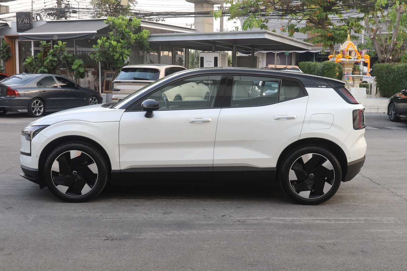 Volvo  Ultra - Twin Motor Performance