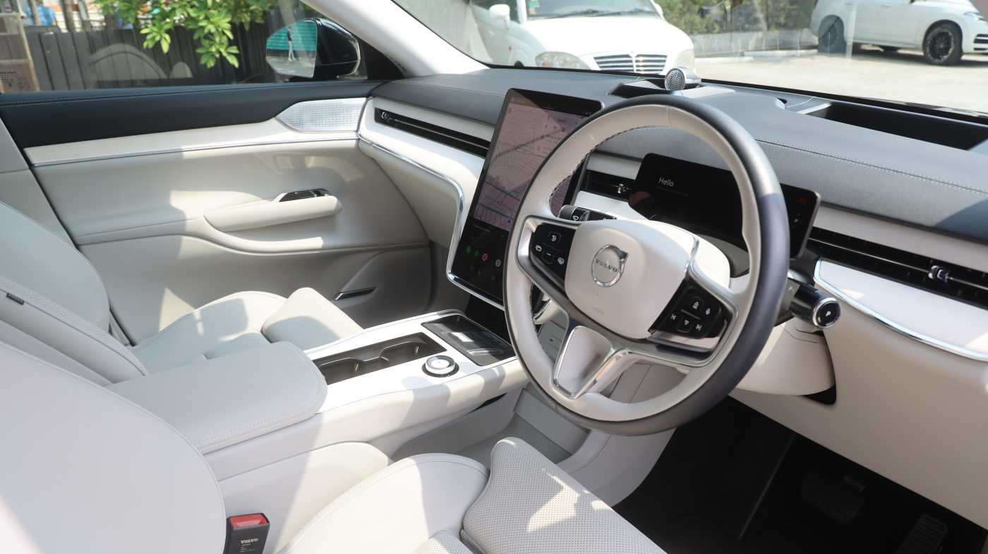 Volvo Ultra - Twin Performance 6 seats