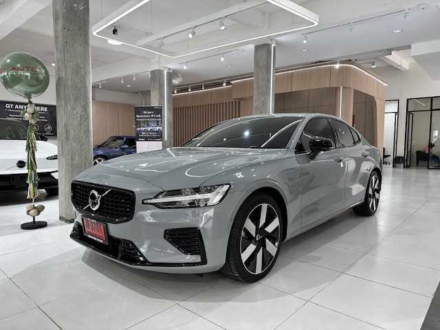 Volvo  Recharge Ultimate, T8 AWD plug-in hybrid, ไฟฟ้า/เบนซิน, Dark