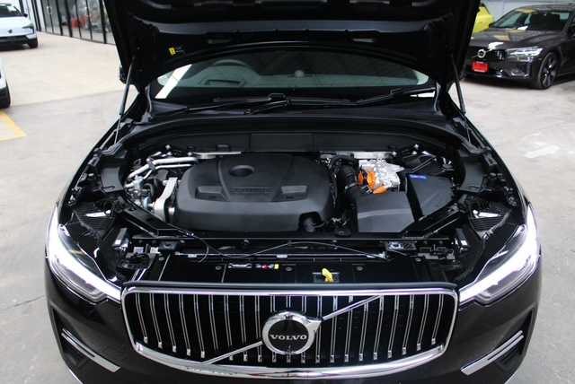 Volvo  Recharge Plus, T8 eAWD ปลั๊กอินไฮบริด, ไฟฟ้า/เบนซิน, Bright