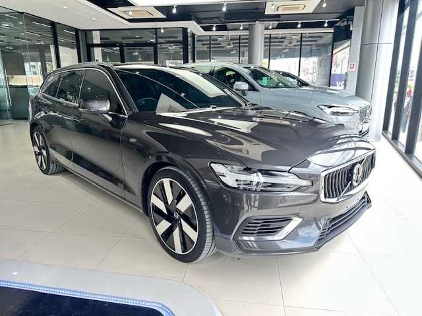 Volvo  Recharge Ultimate, T8 AWD ปลั๊กอินไฮบริด, ไฟฟ้า/เบนซิน, Bright