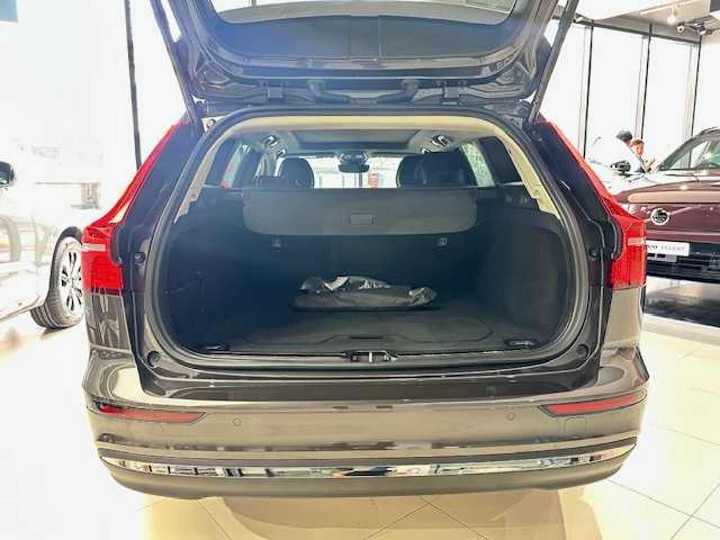 Volvo  Recharge Ultimate, T8 AWD ปลั๊กอินไฮบริด, ไฟฟ้า/เบนซิน, Bright
