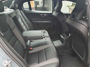 Volvo  Recharge Ultimate, T8 AWD plug-in hybrid, ไฟฟ้า/เบนซิน, Dark