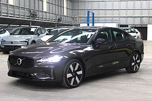 Volvo  Recharge Ultimate, T8 AWD plug-in hybrid, ไฟฟ้า/เบนซิน, Dark