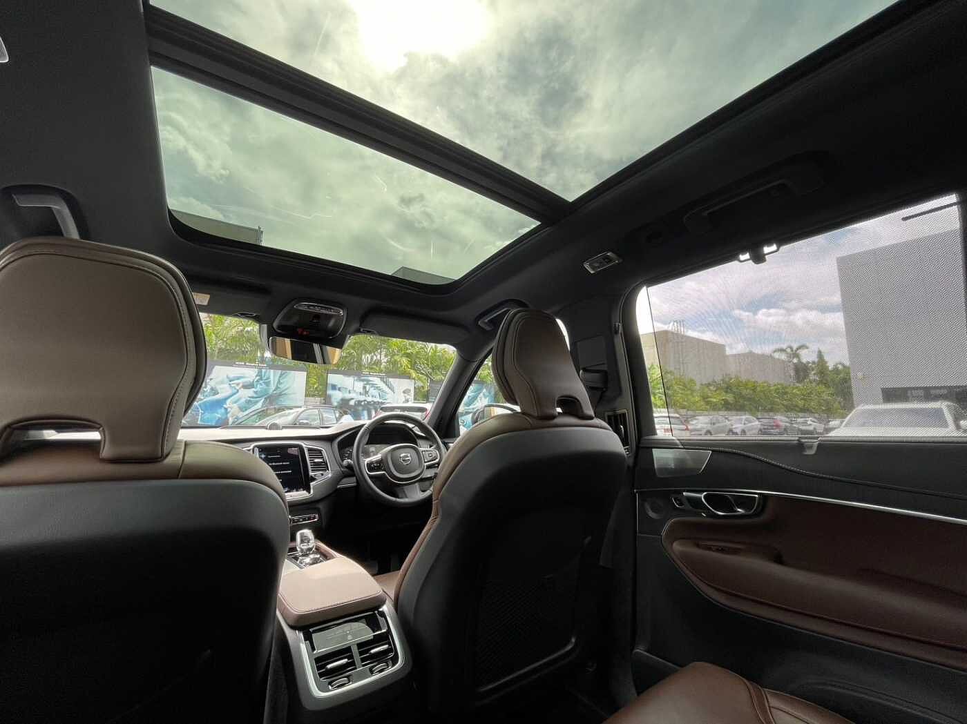 Volvo  Recharge Inscription Pro, T8 AWD plug-in hybrid, 7 เบาะที่นั่ง