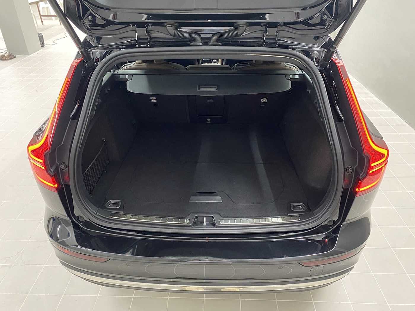 Volvo  Recharge Ultimate, T8 AWD plug-in hybrid, ไฟฟ้า/เบนซิน, Bright