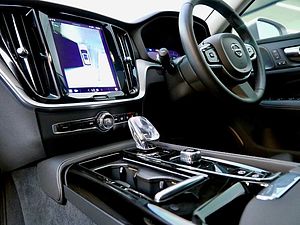 Volvo  Recharge Ultimate, T8 AWD plug-in hybrid, ไฟฟ้า/เบนซิน, Bright