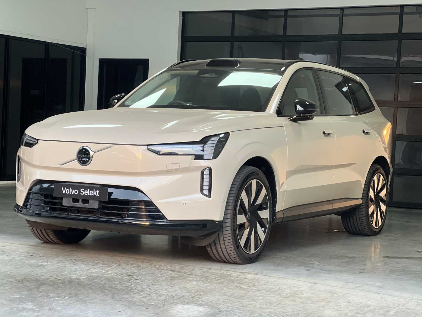 Volvo Ultra - Twin Performance 6 seats