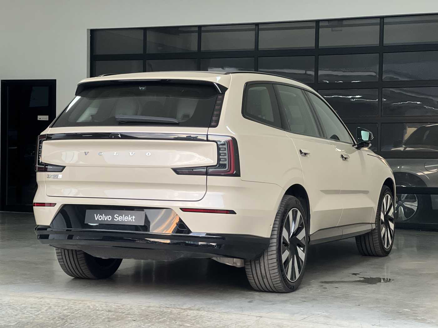 Volvo Ultra - Twin Performance 6 seats