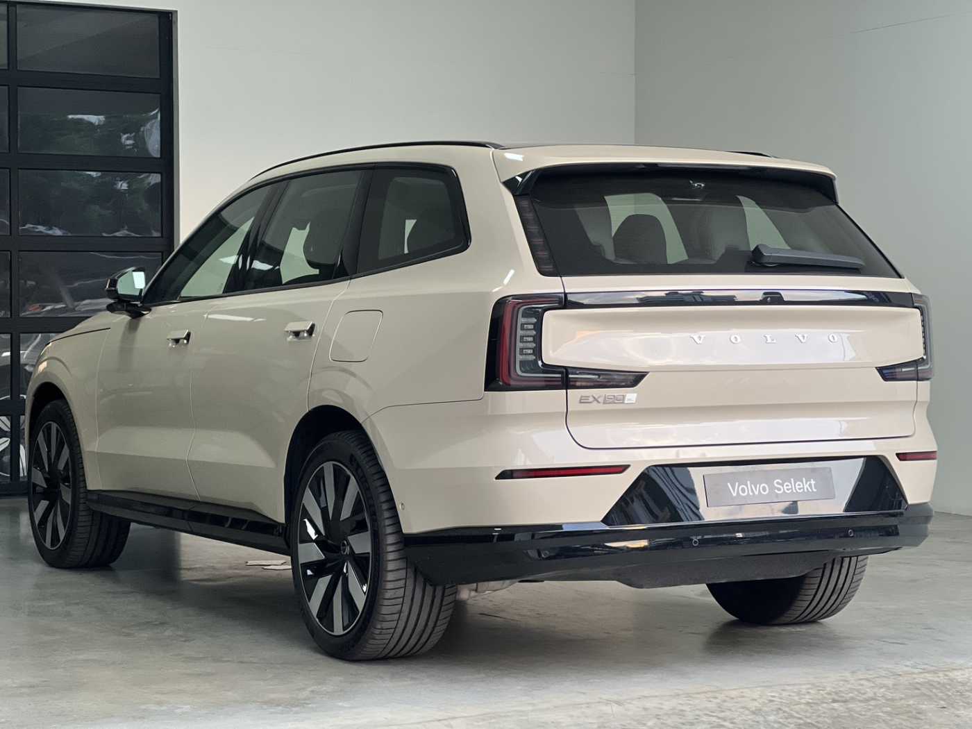 Volvo Ultra - Twin Performance 6 seats