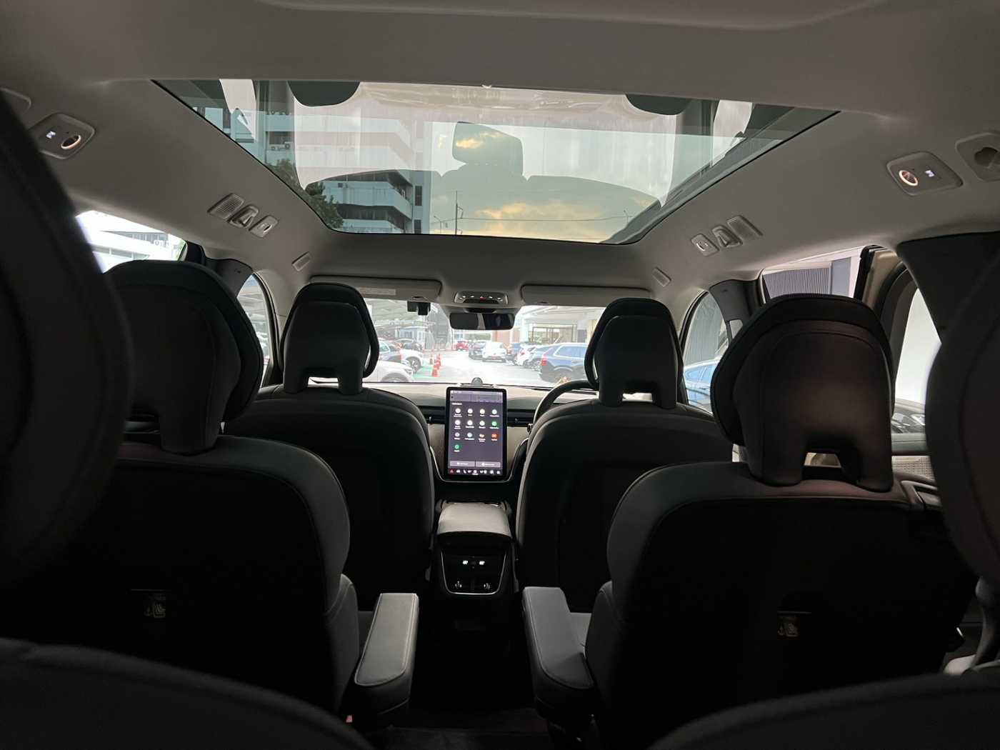 Volvo Ultra - Twin Performance 6 seats