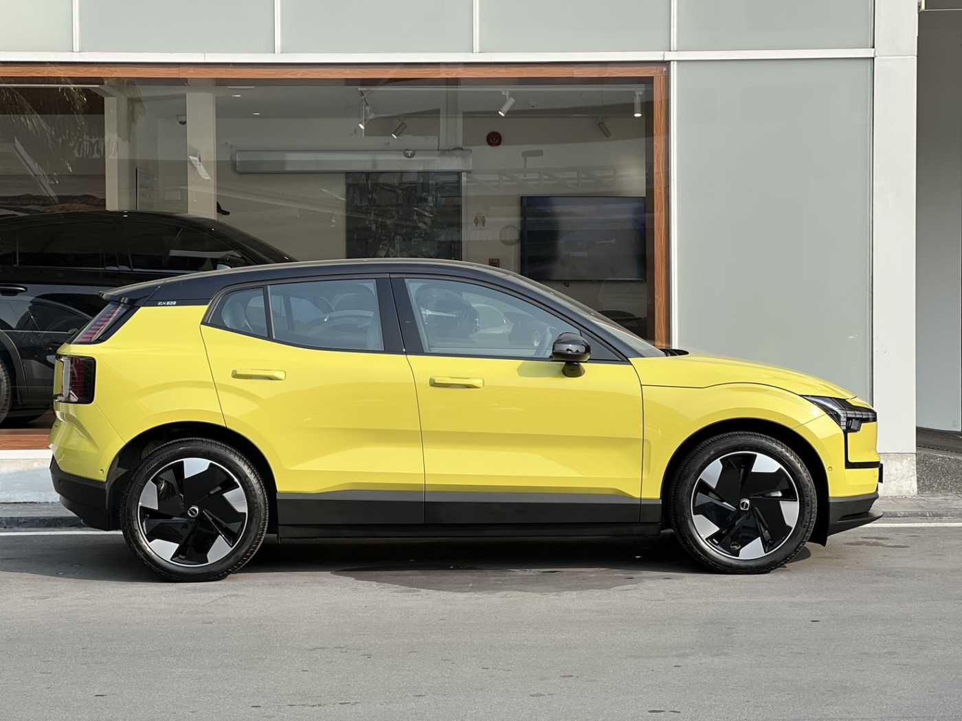 Volvo Ultra - Twin Motor Performance