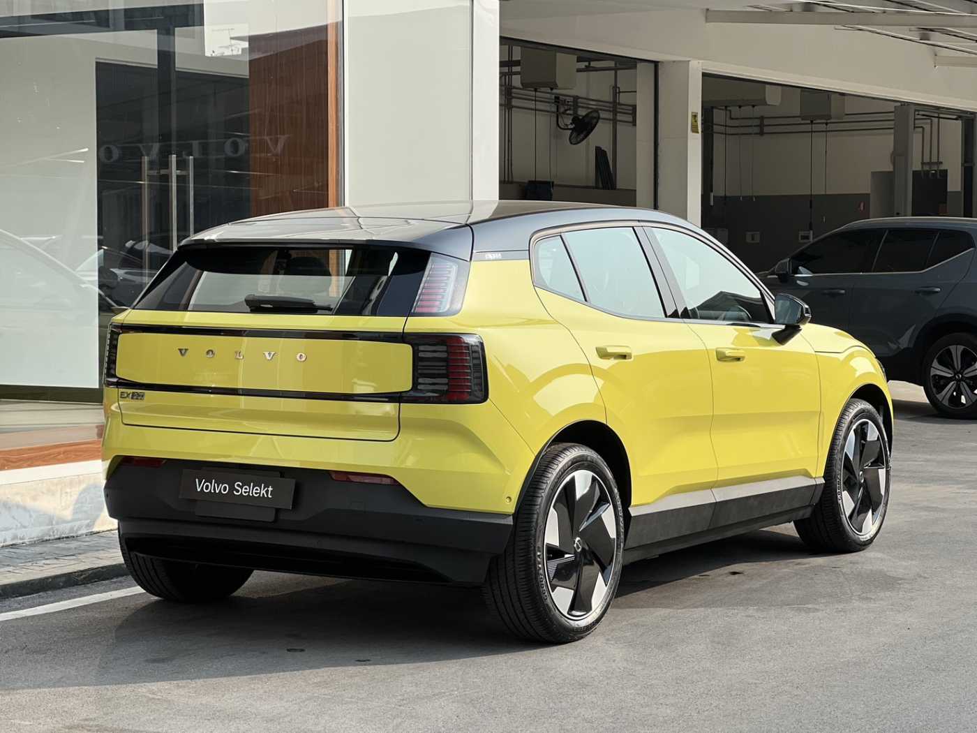 Volvo Ultra - Twin Motor Performance