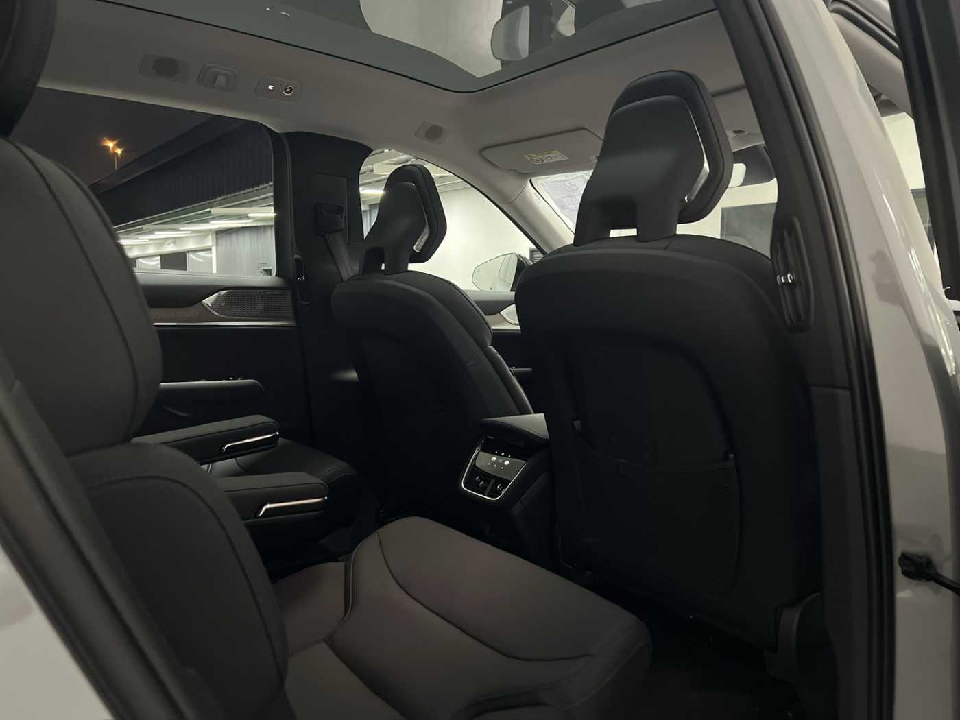 Volvo  Ultra - Twin Performance 6 seats