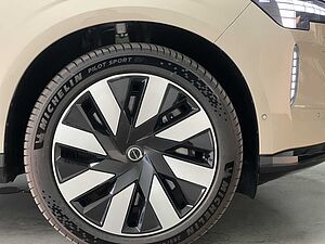 Volvo Ultra - Twin Performance 6 seats