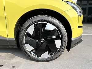 Volvo Ultra - Twin Motor Performance