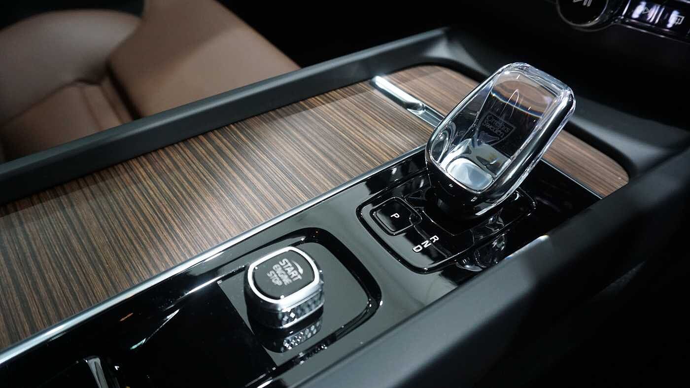 Volvo  Recharge Ultimate T8 Plug-in Hybrid Bright (460hp)