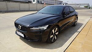 Volvo  Recharge Ultimate T8 plug in hybrid Dark (MY24) (462hp)