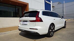 Volvo  Recharge Ultimate T8 plug in hybrid Bright (MY24) (462hp)